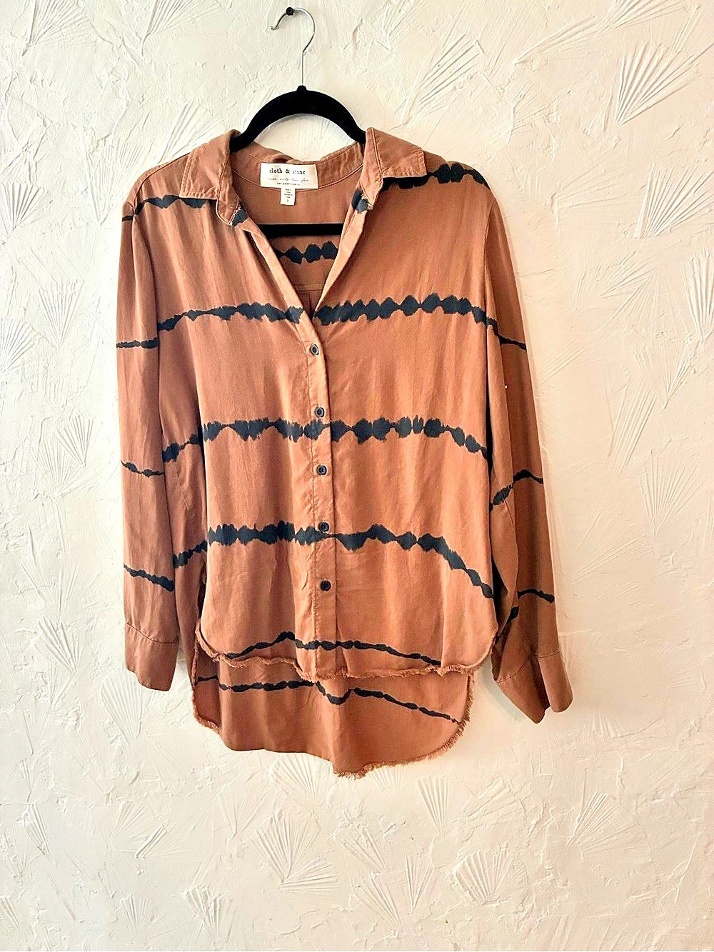 Cloth and Stone Button Down Abstract Print Brown & Black Size Small Like New
